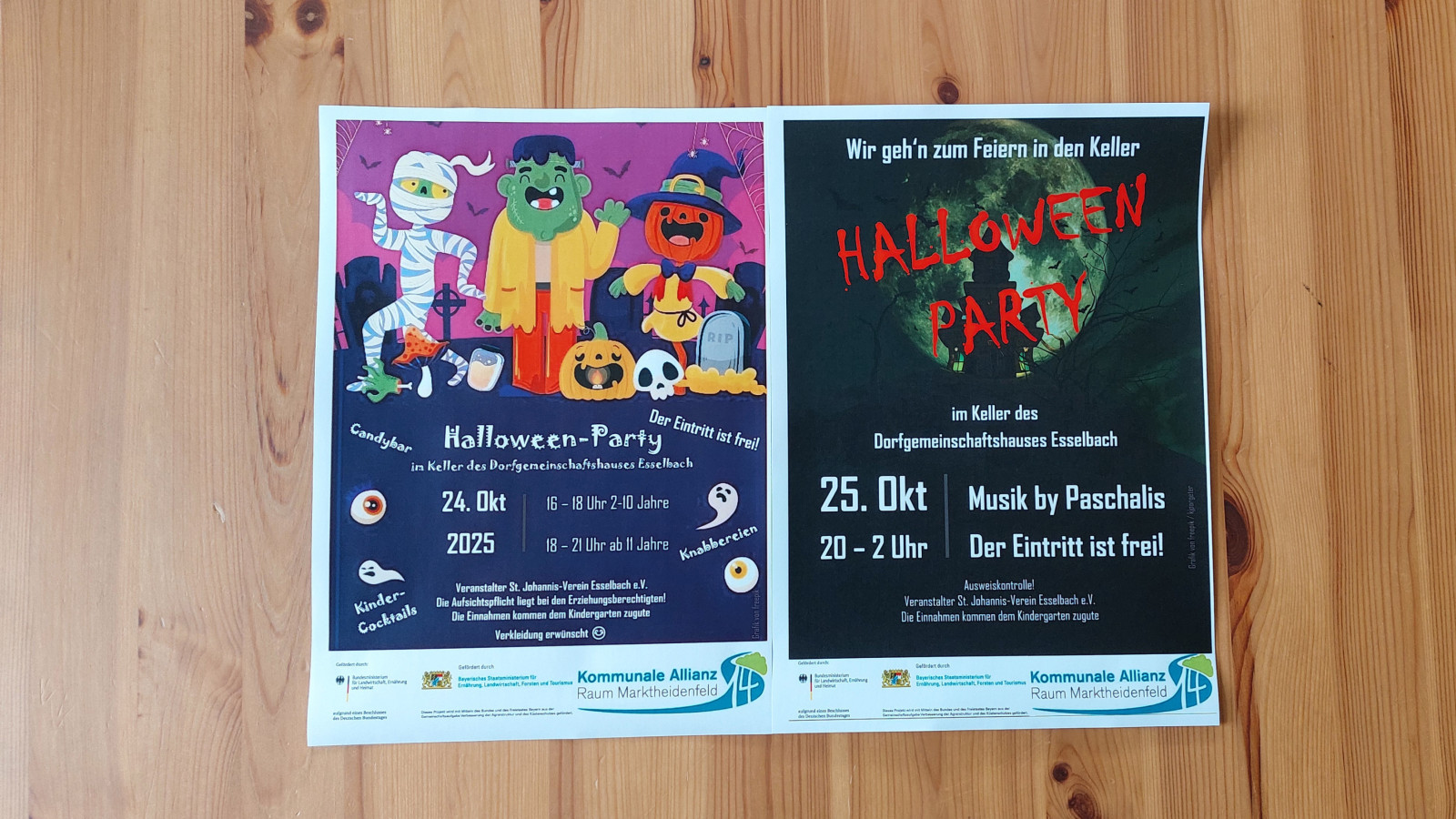 Zwei Halloween-Party-Plakate mit Daten: 24. Oktober für Kinder, 25. Oktober mit Musik.